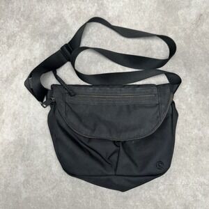 Lululemon Festival Bag II 5L Black Crossbody Shoulder On the Move Zip